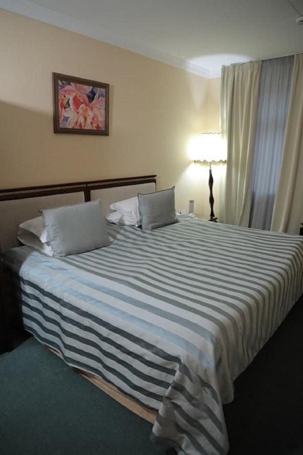 Hotel Bek Tachkent Extérieur photo