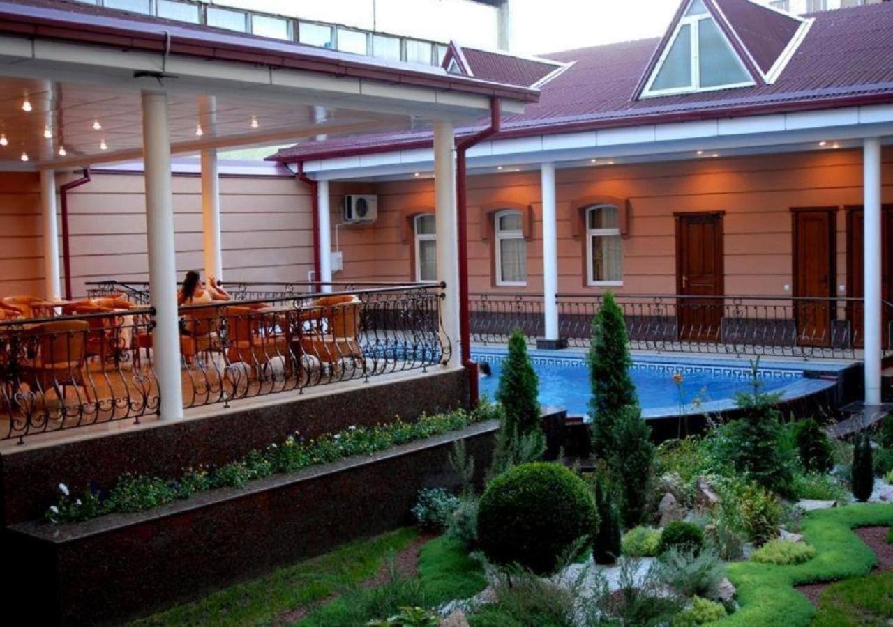 Hotel Bek Tachkent Extérieur photo