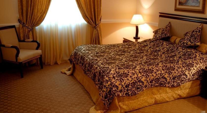 Hotel Bek Tachkent Extérieur photo