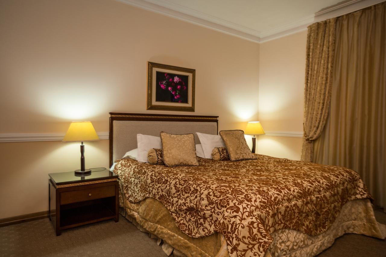 Hotel Bek Tachkent Extérieur photo
