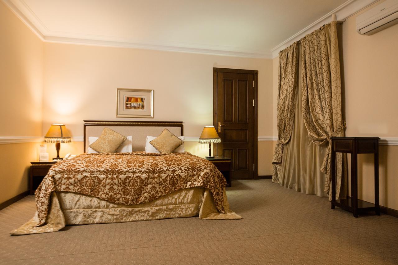 Hotel Bek Tachkent Extérieur photo