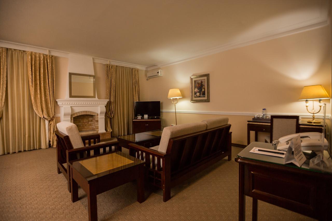 Hotel Bek Tachkent Extérieur photo